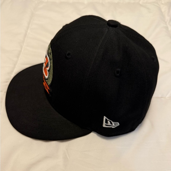 Cincinnati Bengals New Era Black 59FIFTY 7 1/8 hat - Picture 4 of 5